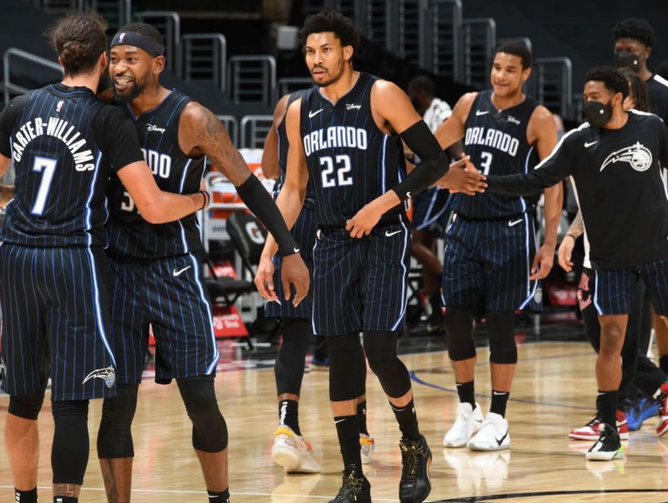 三分11中10生涯新高！穆雷25中19得到52分6板4助（穆雷25投19中砍下52分6篮板4助攻，三分11投10中创生涯新高）