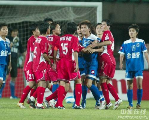 博尼：大胜是全队功劳；迪乌夫正在向所有人展示他的巨大价值（博尼：大胜属于全队；迪乌夫正向世人证明其巨大价值）