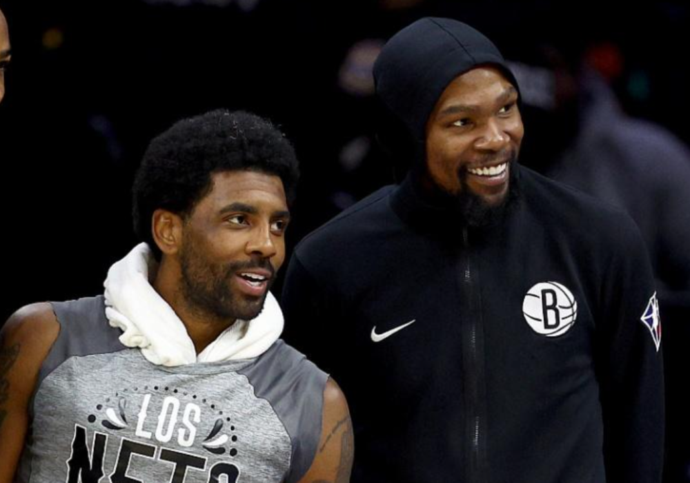 麦凯恩：詹姆斯8分是在多伦多打的，所以他的纪录在美国仍有效（麦凯恩称詹姆斯8分发生在多伦多，其纪录在美国仍然有效）